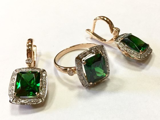 Ручная работа: Гарнитур С зелёными фианитами